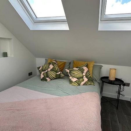 Lovely New Decor Studio - 4 The Southwell London Exterior photo